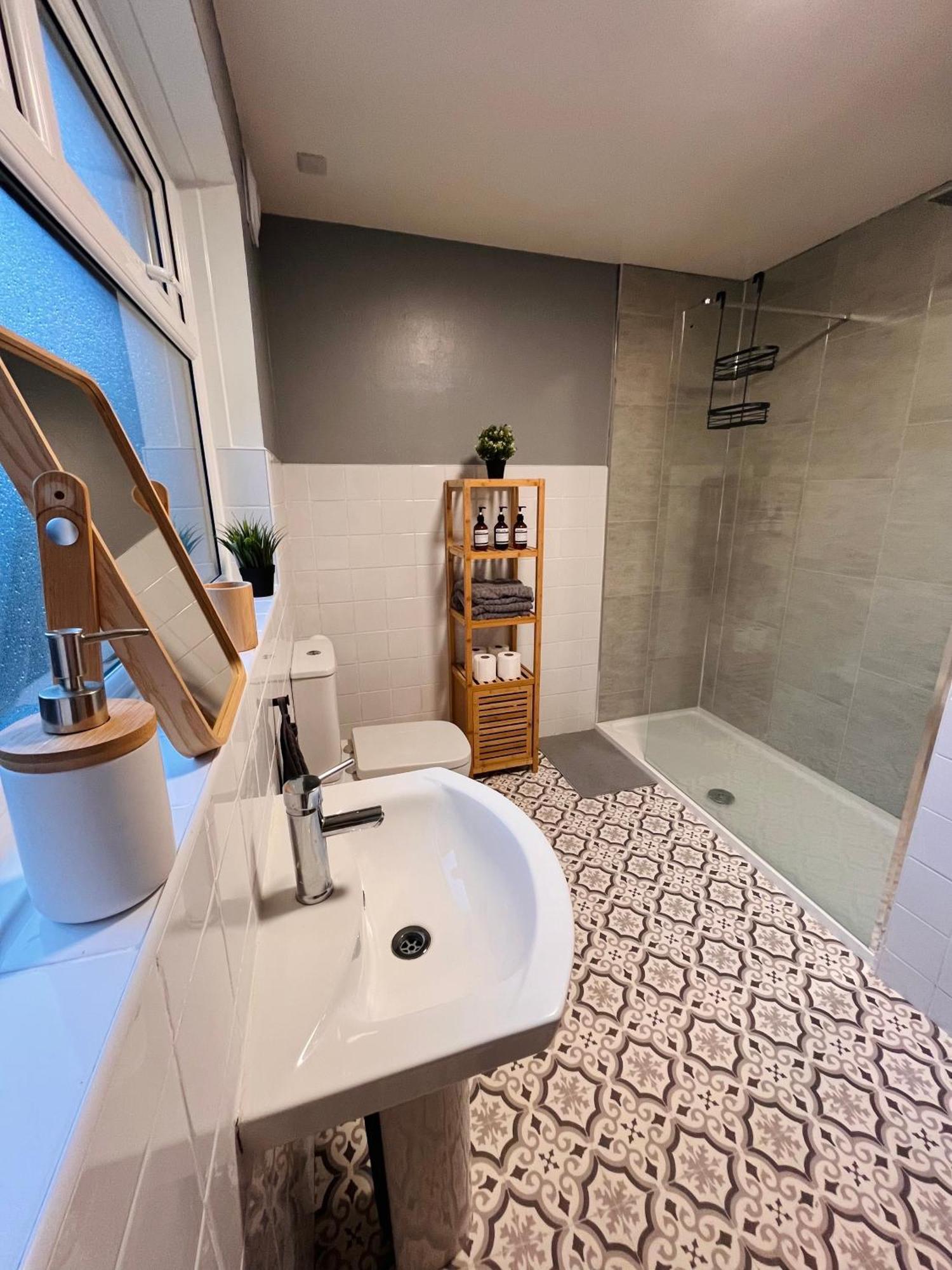 شقة Kings Bridge Townhouse بلفاست المظهر الخارجي الصورة